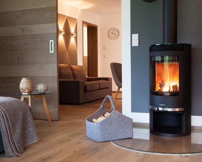 Nahaufnahme des Kamins der Ferienwohnung eins