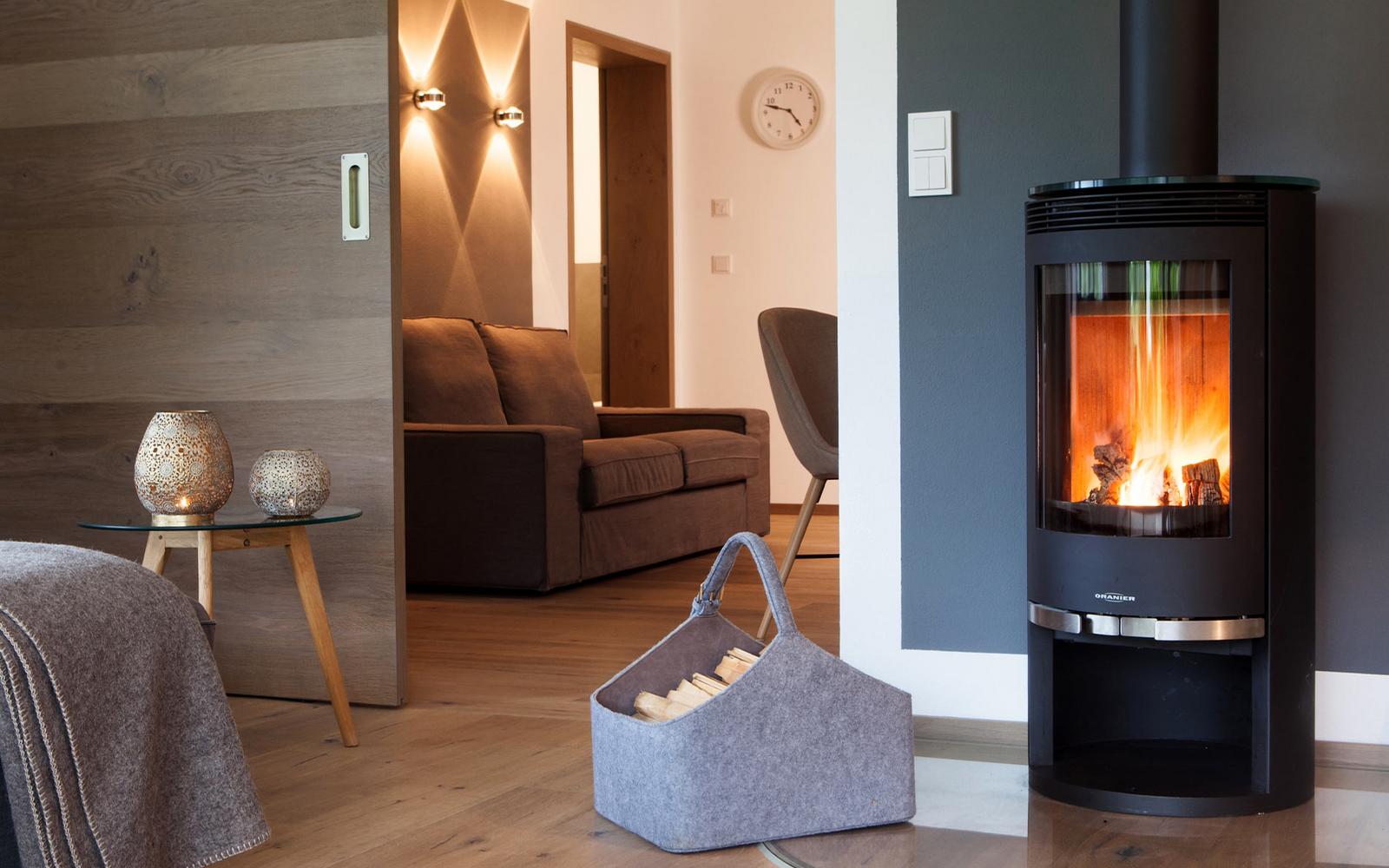 Nahaufnahme des Kamins der Ferienwohnung eins